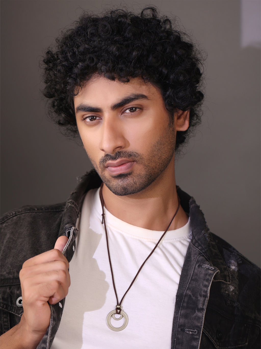 Circular Pendant Faux leather Chain