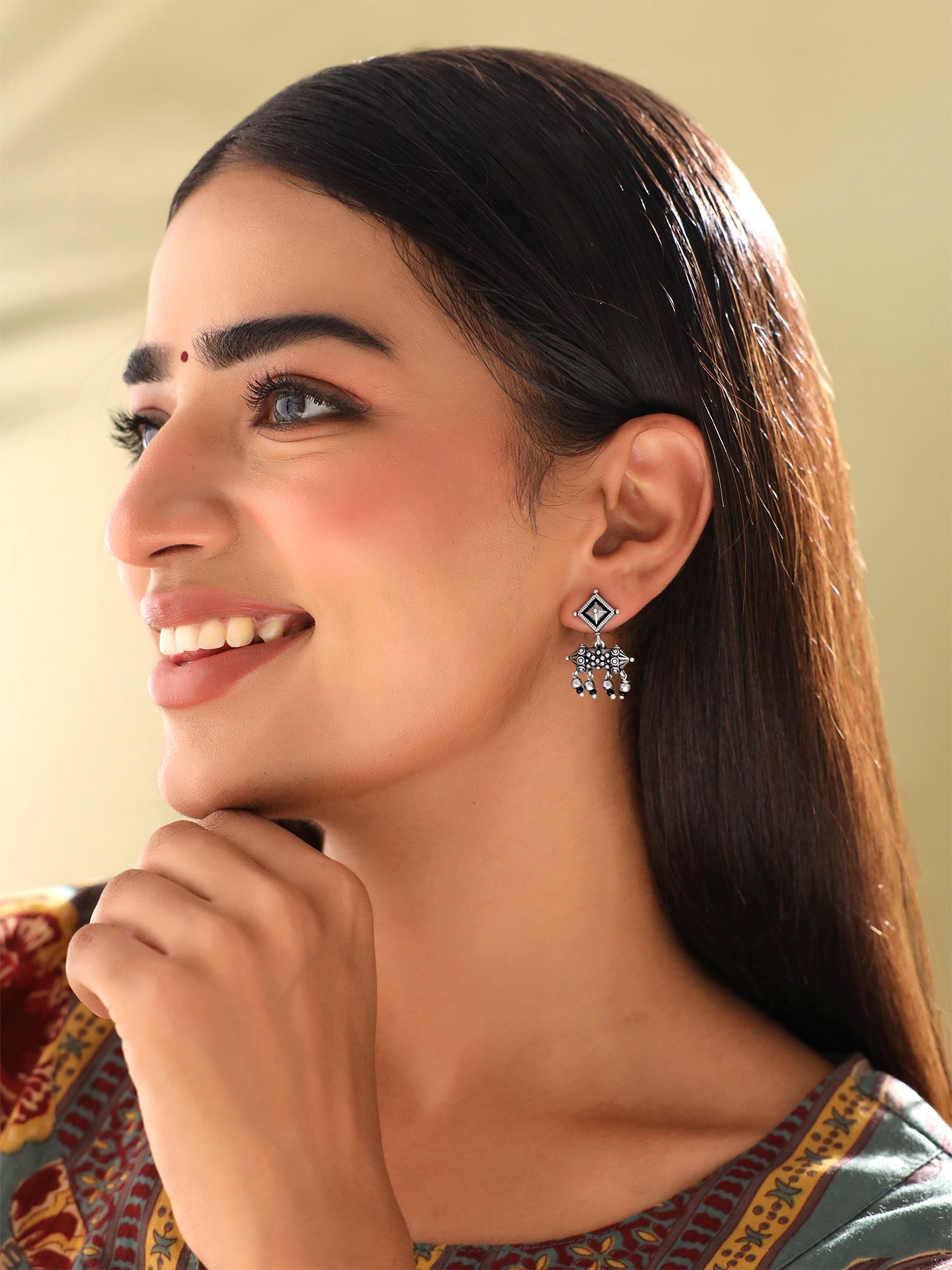 Ethnic Stud Jhumka Pearl Oxidised Earrings