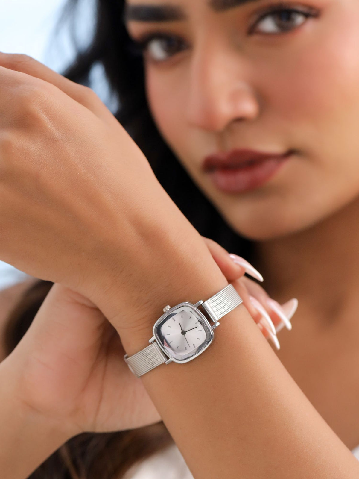 Lustre White Analog Stainless Steel Wrist Watch