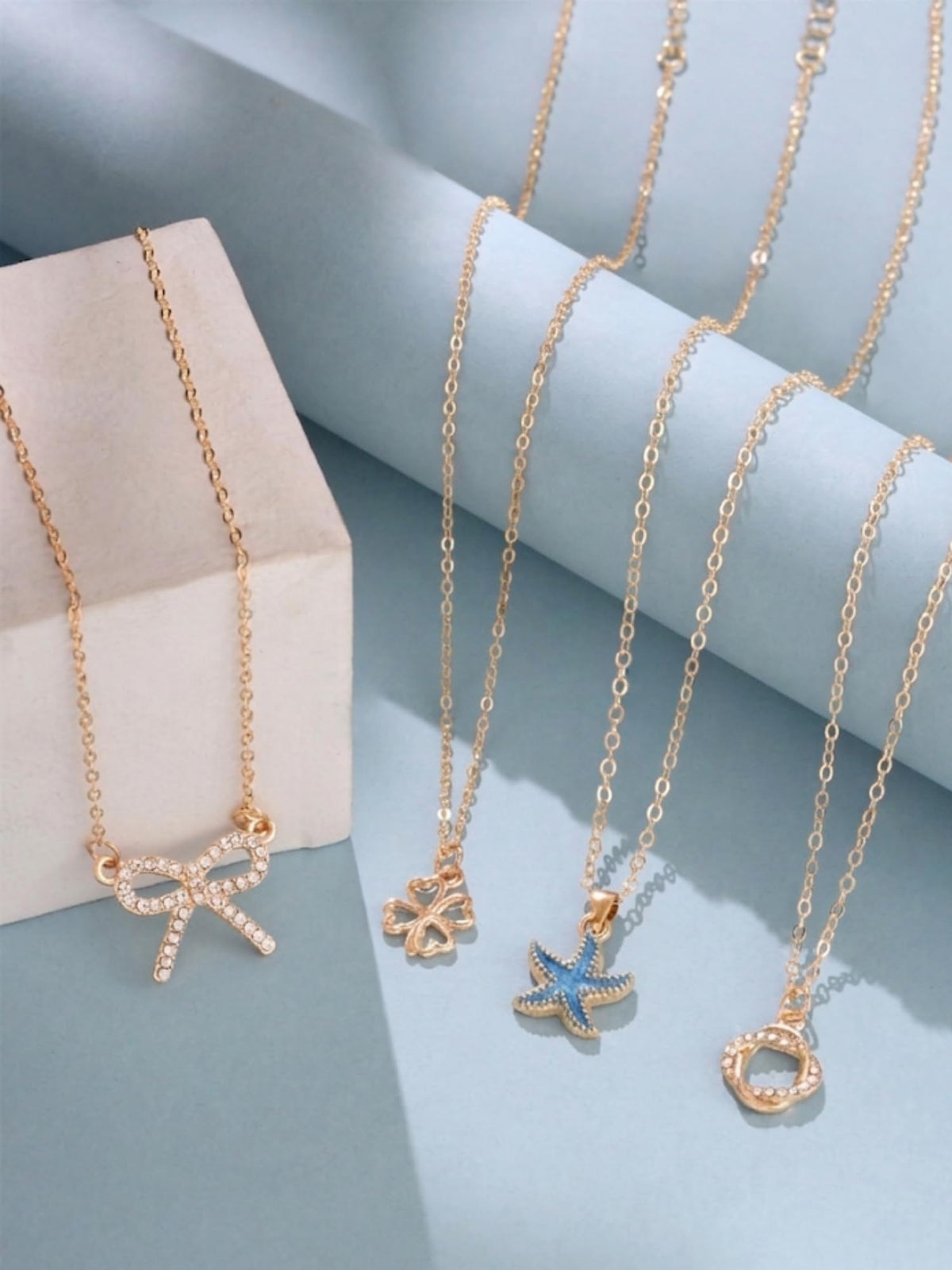 Minimalist Pendant Necklace Set
